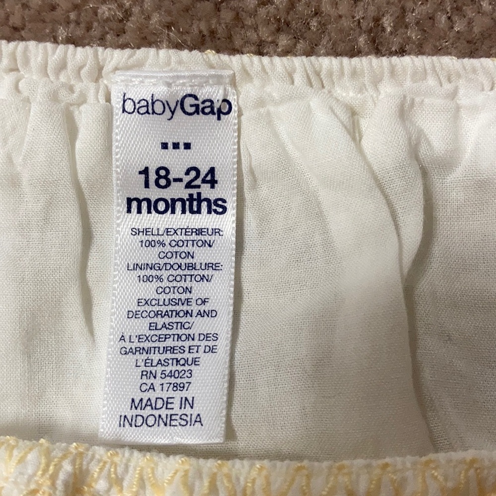 5/$20 Gap 18-24 month smocked sundress - Picture 6 of 6